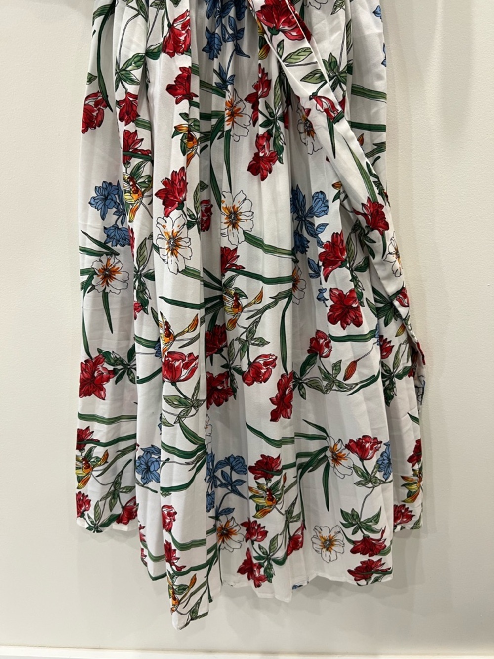 PrettyLittleThing White Floral Wrap Midi Dress with Red & Blue Blooms Size 12 - Picture 5 of 7